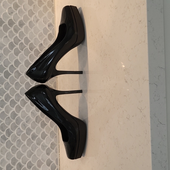 BLK PATENT PLATFORM GUCCI PUMPS, 7 - Picture 3 of 6